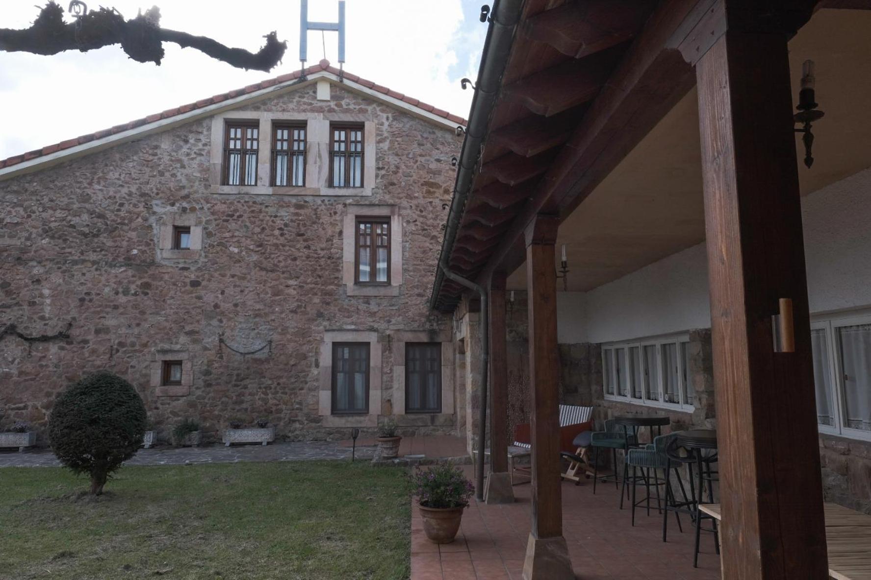 Posada La Estela De Barros Corrales De Buelna المظهر الخارجي الصورة