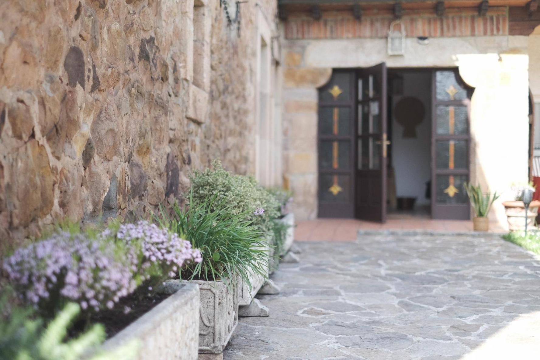 Posada La Estela De Barros Corrales De Buelna المظهر الخارجي الصورة